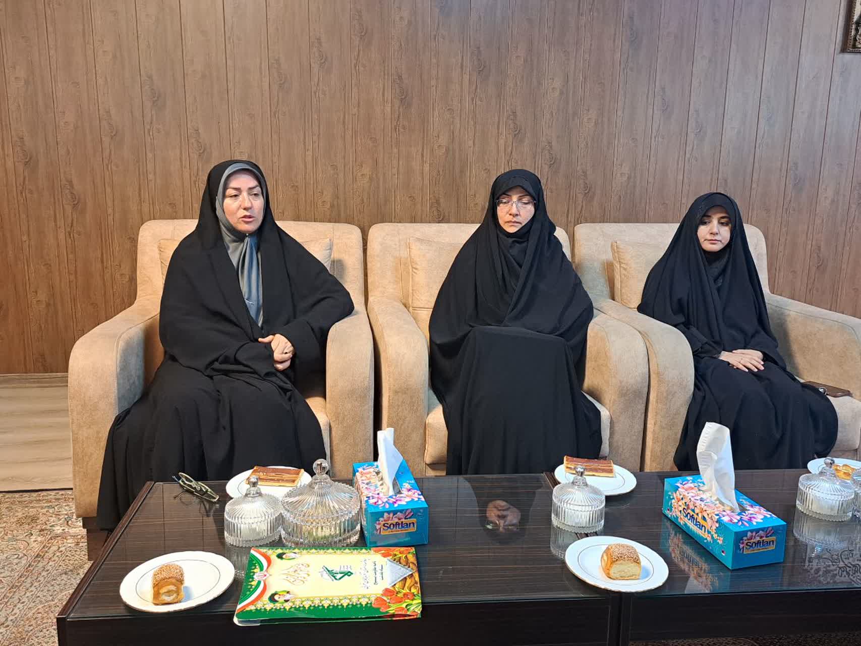 دیدار فرمانده ناحیه مقاومت بسیج سپاه پلدشت با فرماندار شهرستان به مناسبت هفته دولت