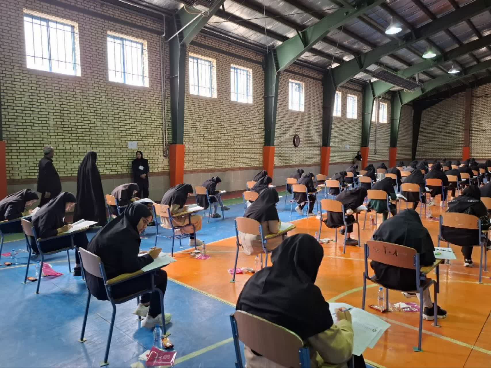 بازدید فرماندار پلدشت از روند برگزاری کنکور 1404