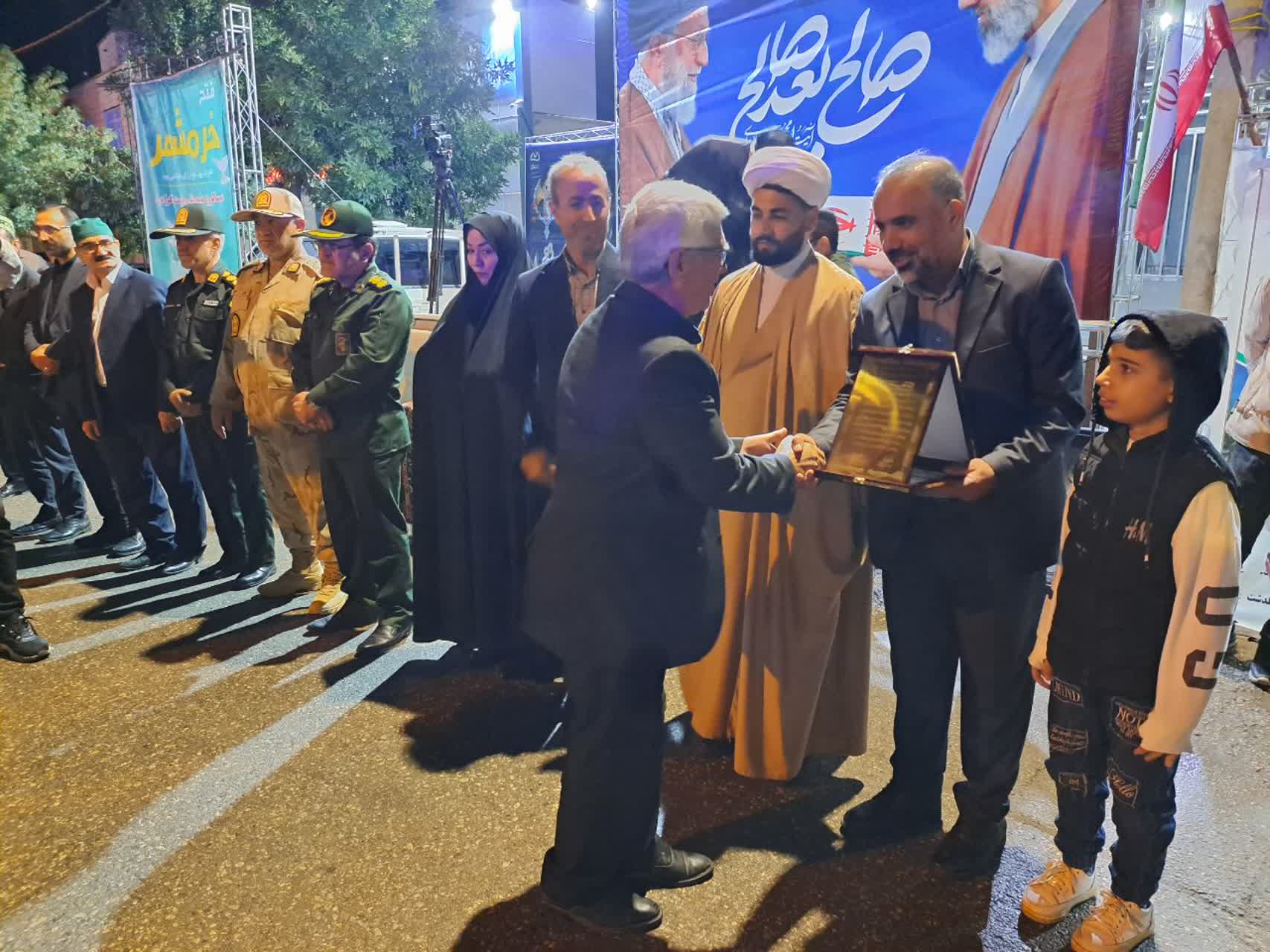 آئین تجلیل از حماسهسازان عملیات بیتالمقدس در شهرستان پلدشت برگزار شد