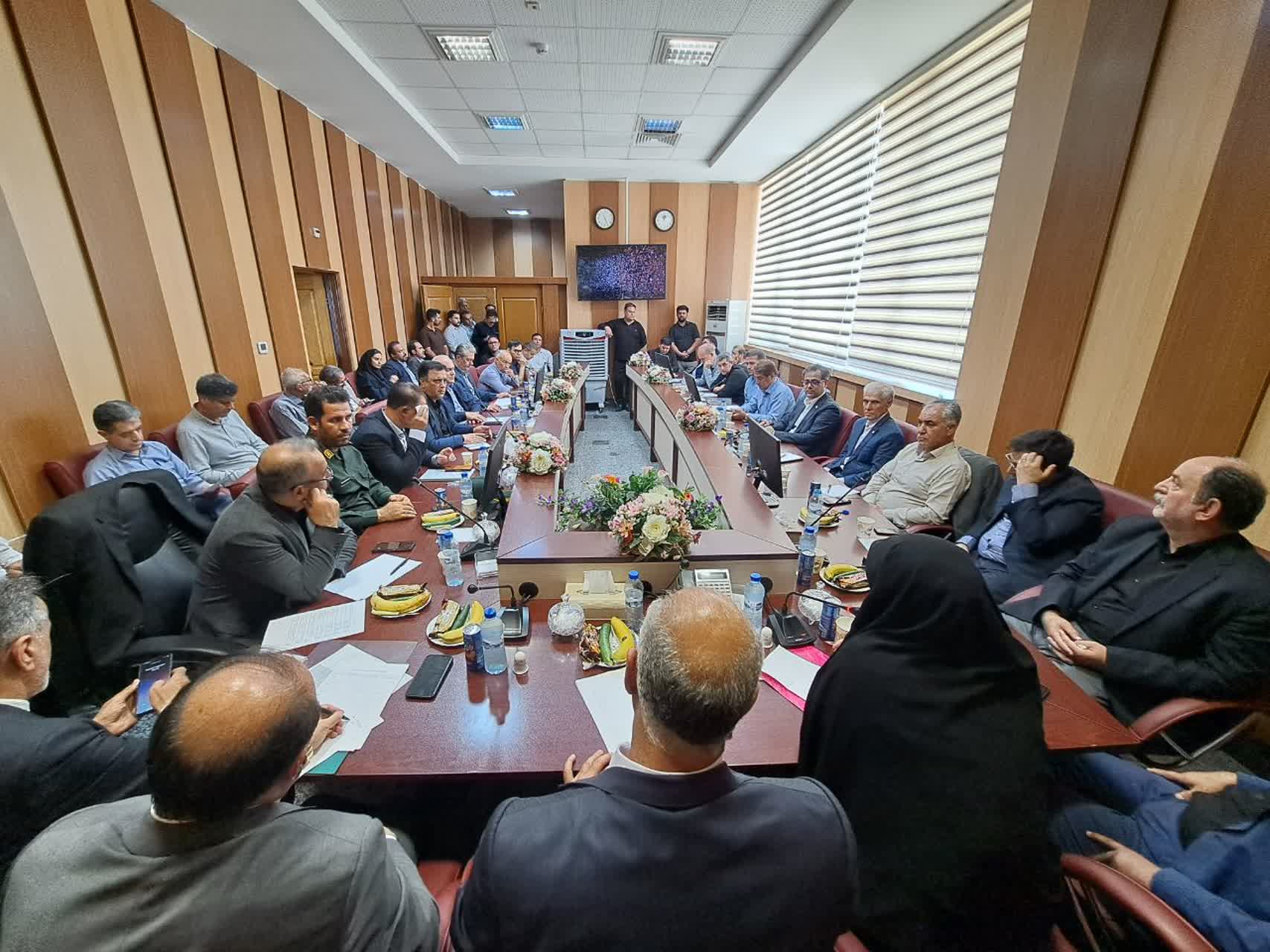 بازدید معاون هماهنگی امور اقتصادی استاندار آذربایجان‌غربی از ظرفیت‌های اقتصادی پلدشت/ تاکید فرماندار بر ضرورت جهش تولید و رفع موانع سرمایه‌گذاری
