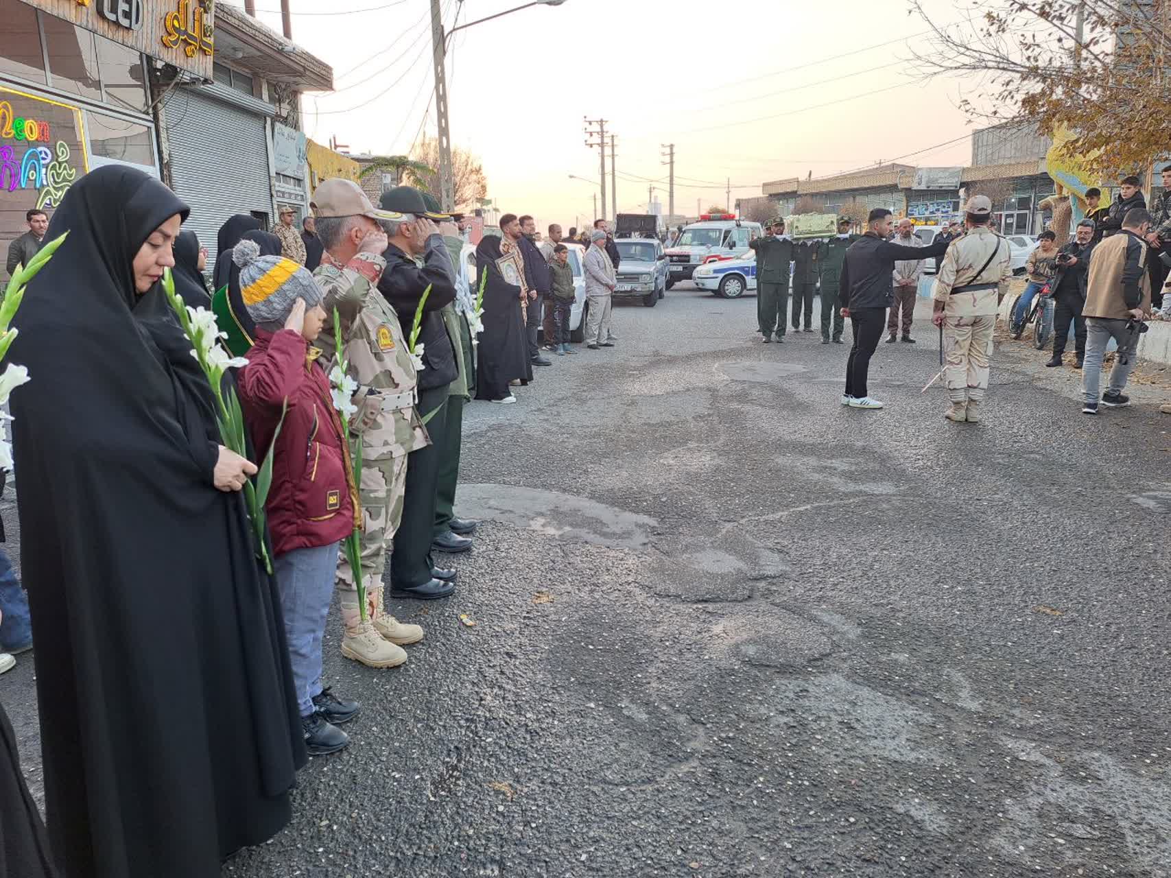 برگزاری آیین تشییع پیکر مطهر شهید گمنام دوران دفاع مقدس در پلدشت