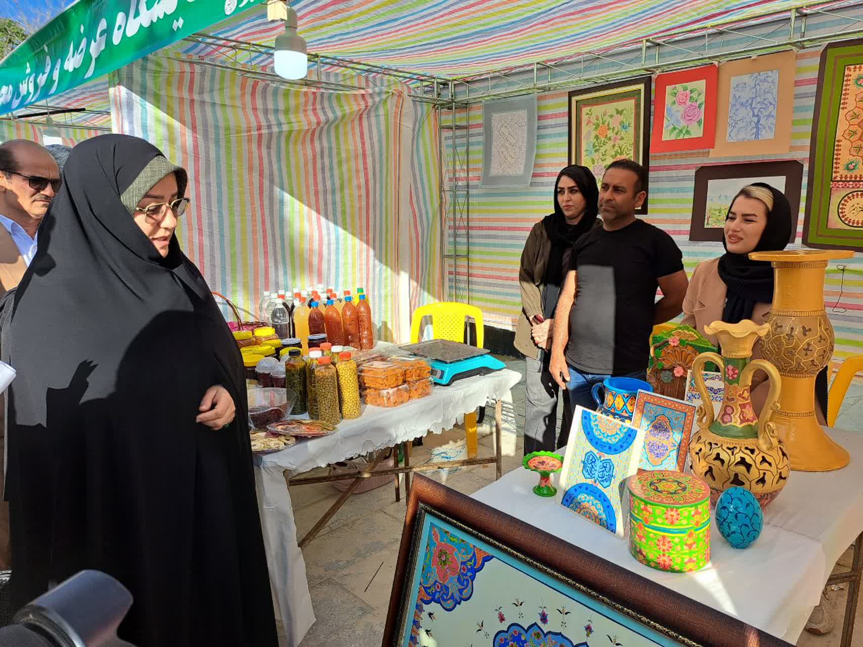 هدف از برگزاری این نمایشگاه ایجاد نشاط اجتماعی و حمایت از فعالان حوزه مشاغل خرد و خانگی است