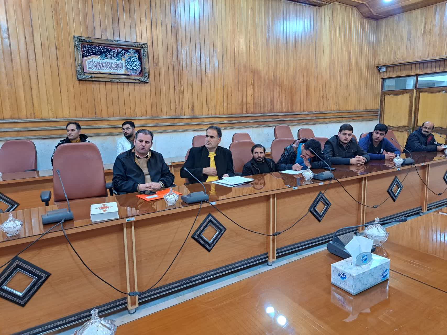 برگزاری میز خدمت با حضور فرماندارشهرستان و مدیر کل بنیاد مسکن انقلاب اسلامی استان آذربایجان غربی