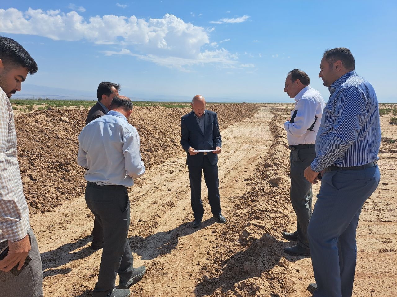 بازدید فرماندار پلدشت از اراضی روستای پیله سوار