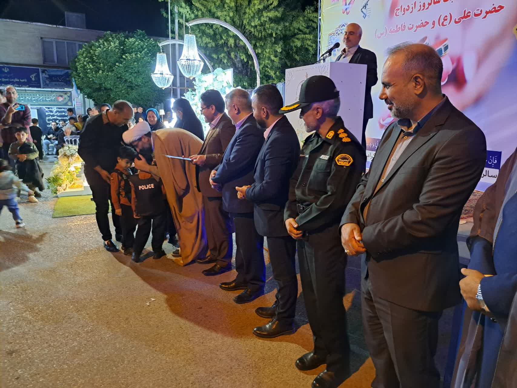 در راستای ترویج فرهنگ ازدواج آسان؛ 11 زوج جوان در شهرستان پلدشت تجلیل شدند