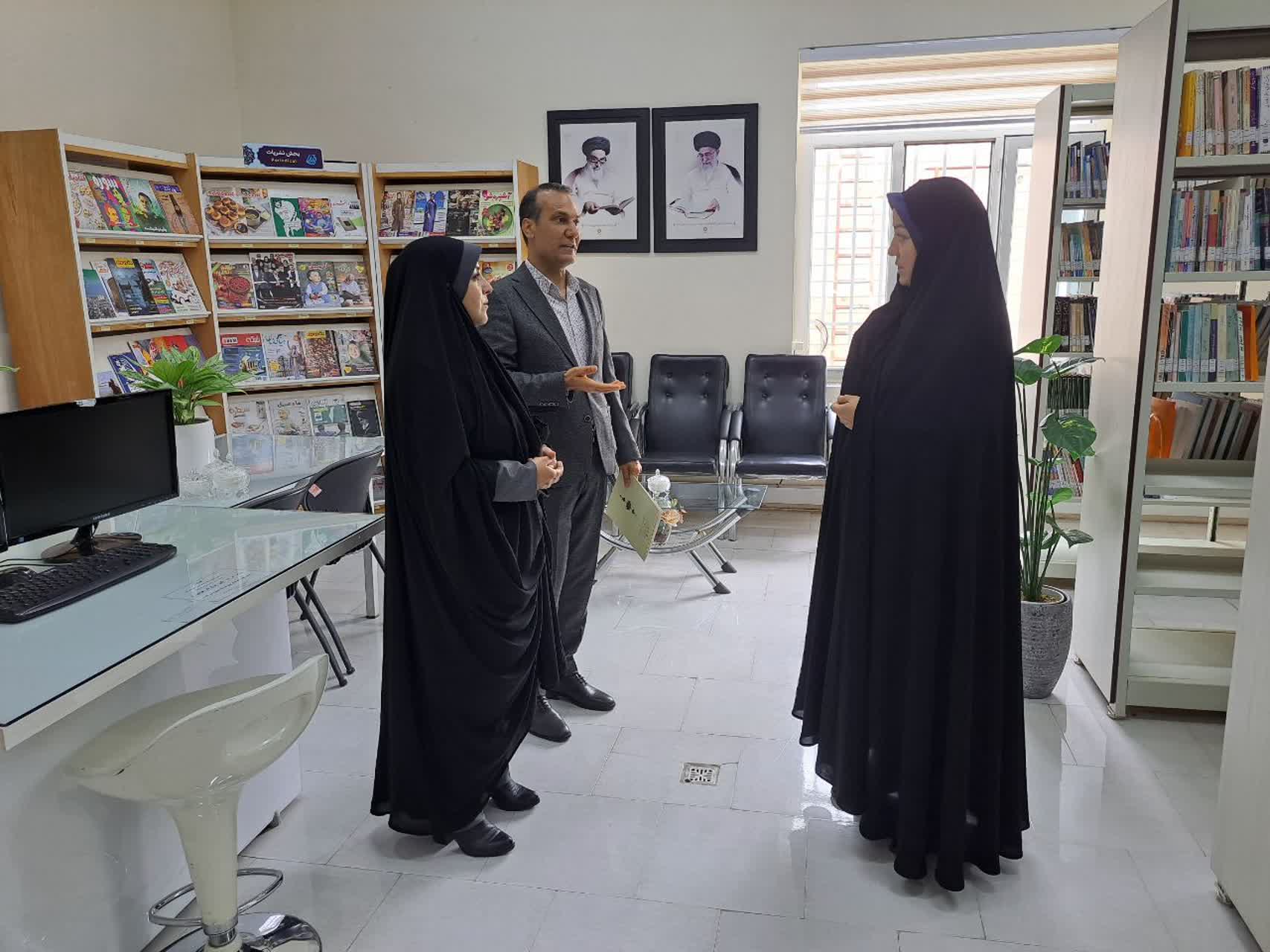 کتابخانههای عمومی به عنوان پایگاههای فرهنگی نقش مهمی در ارتقای سطح دانش و آگاهی جامعه دارند