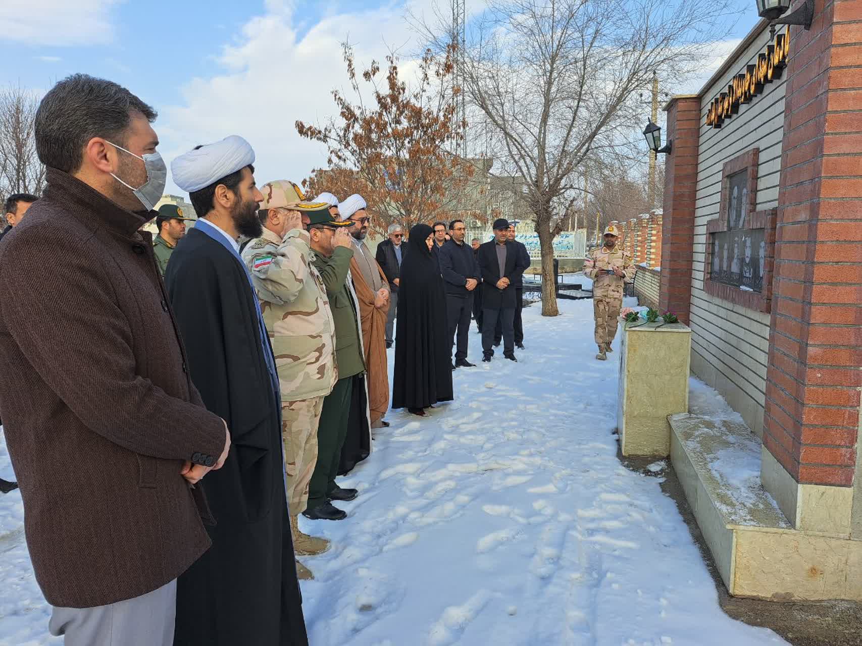 آیین غبارروبی و عطرافشانی مزار شهدای شهر پلدشت برگزار شد