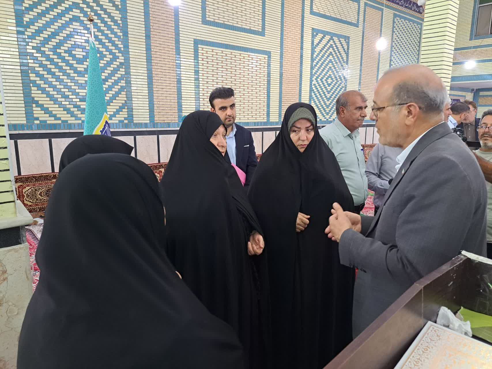 حضور جمعی از مسئولان کشوری، استانی، منطقهای و شهرستانی در آیین عبادی ـ سیاسی نماز جمعه پلدشت