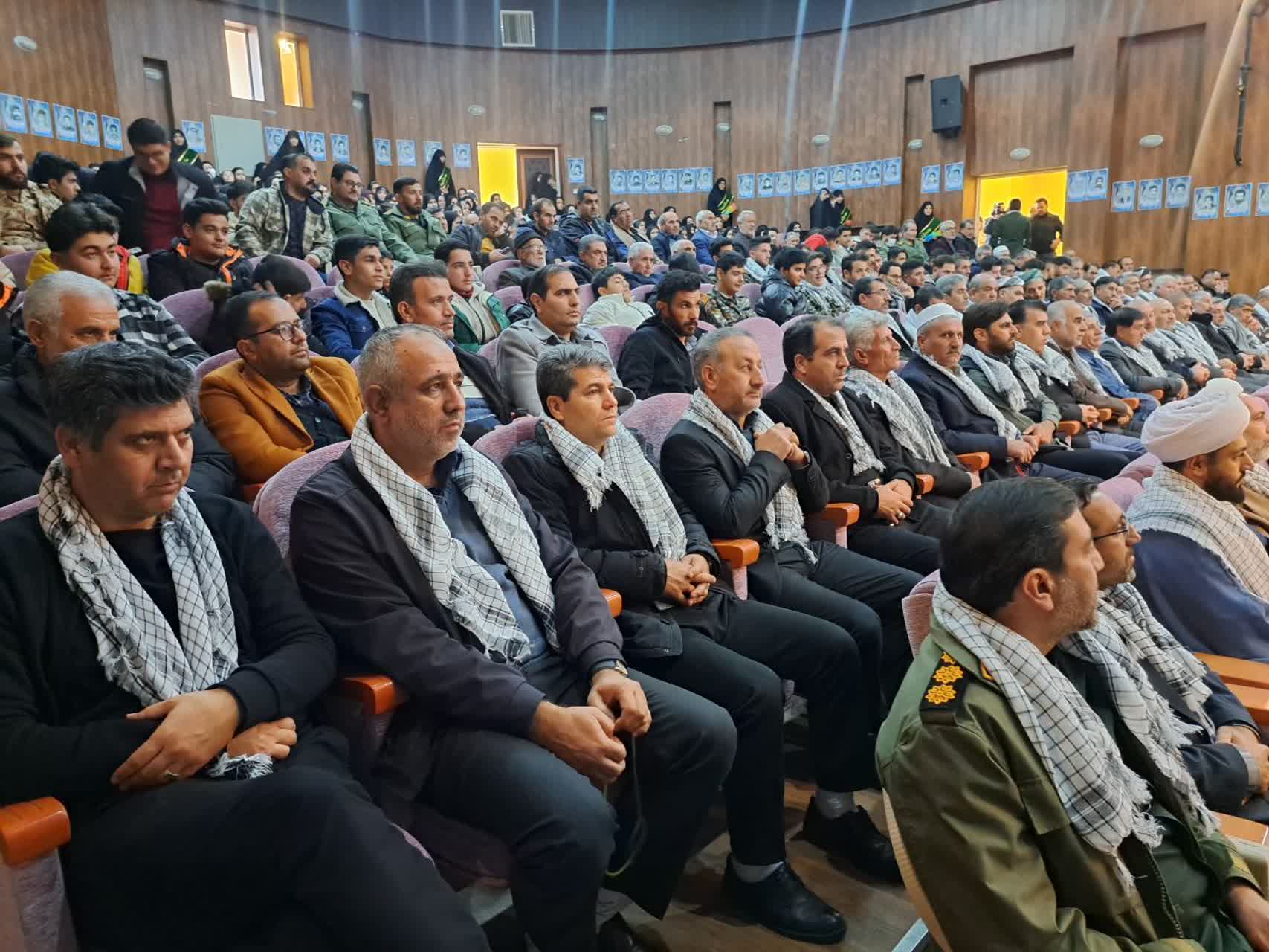 ادامه راه شهدا، وظیفه‌ای همگانی است