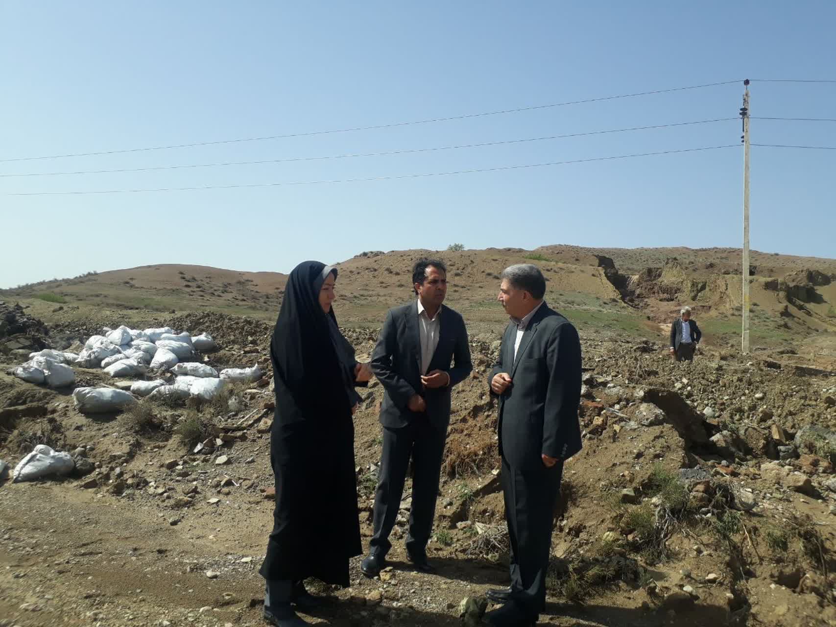 فرماندار پلدشت به صورت میدانی از مناطق متاثر از سیل بازدید و آخرین ضعیت موجود را ارزیابی کرد