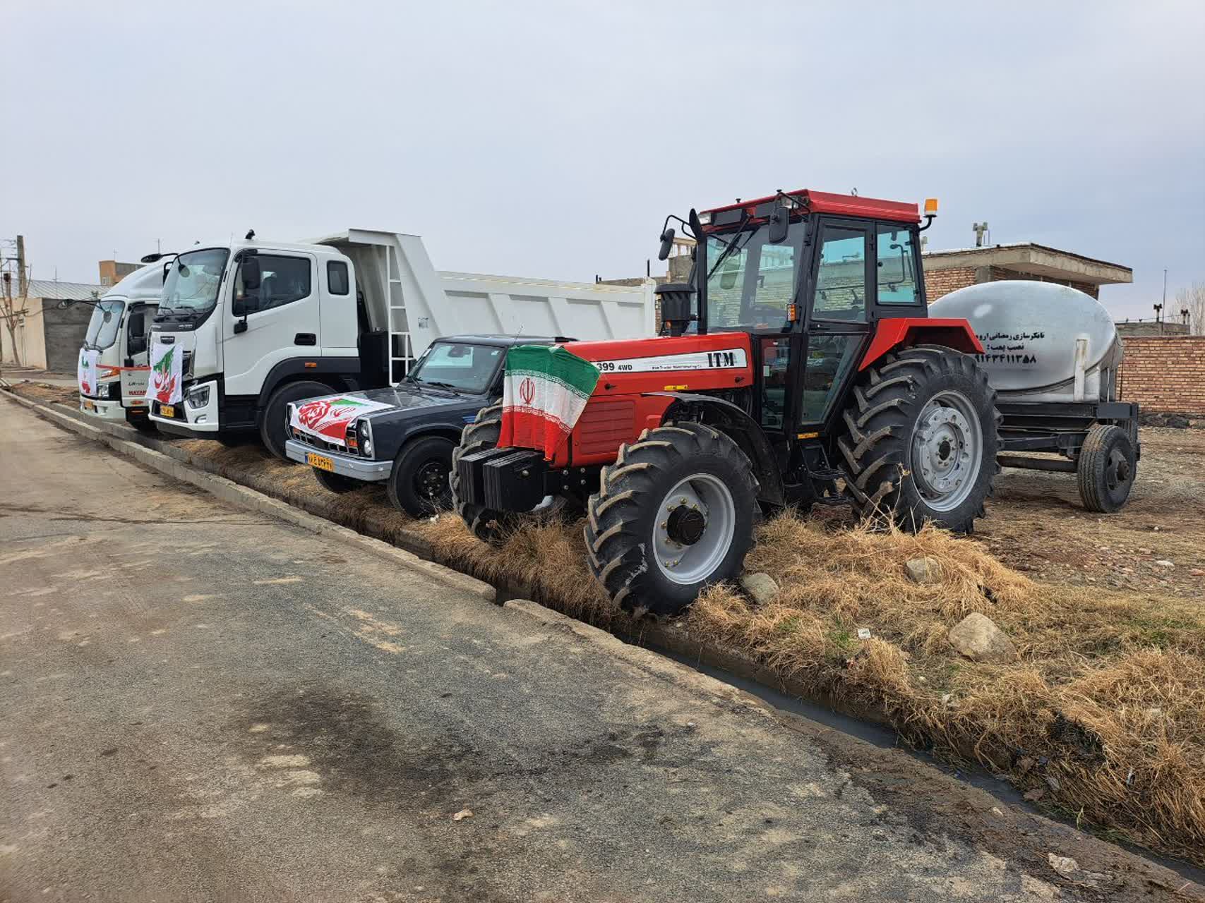 افتتاح طرح‌های عمران شهری و رونمایی از ناوگان ماشین آلات جدید شهرداری نازک