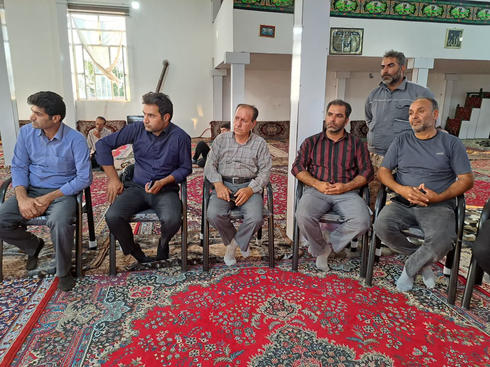 برگزاری شورای مدیریت محلهمحور با محوریت بررسی مشکلات اراضی کشاورزی در روستای عزیزکندی پلدشت