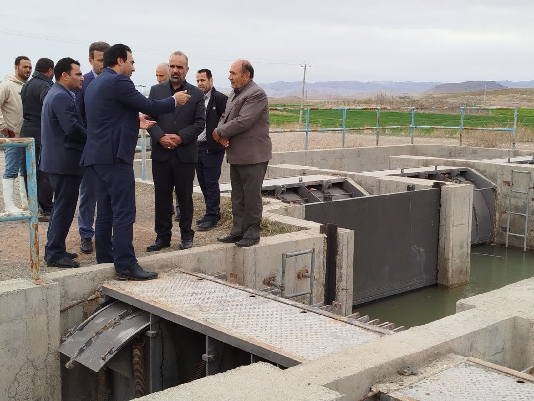 بازدید معاون سیاسی، امنیتی و اجتماعی فرمانداری پلدشت از مقسم روستای تپهباشی و مقسم آب رهاسازی شده از سد آغچای دشت نازک