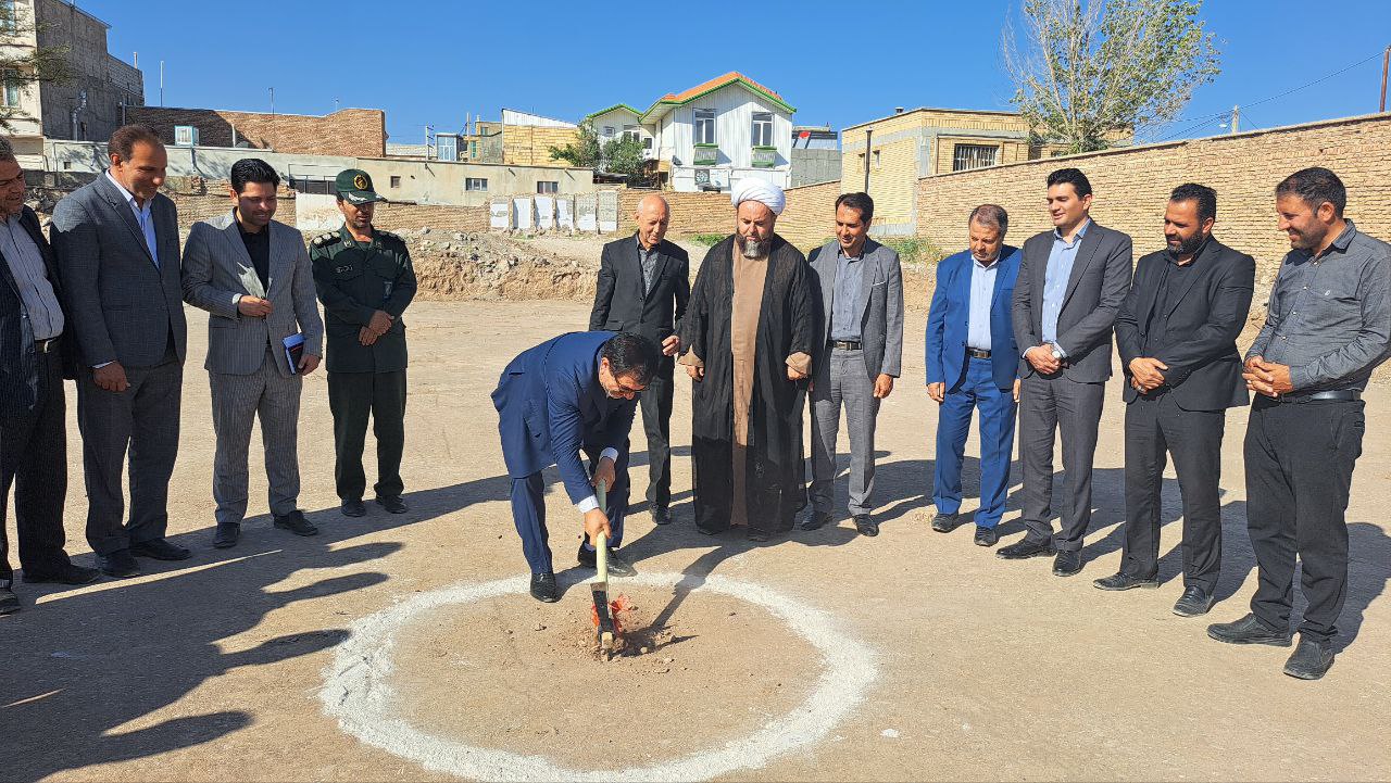 کلنگ زنی احداث آموزشگاه ١٢ کلاسه در شهر پلدشت