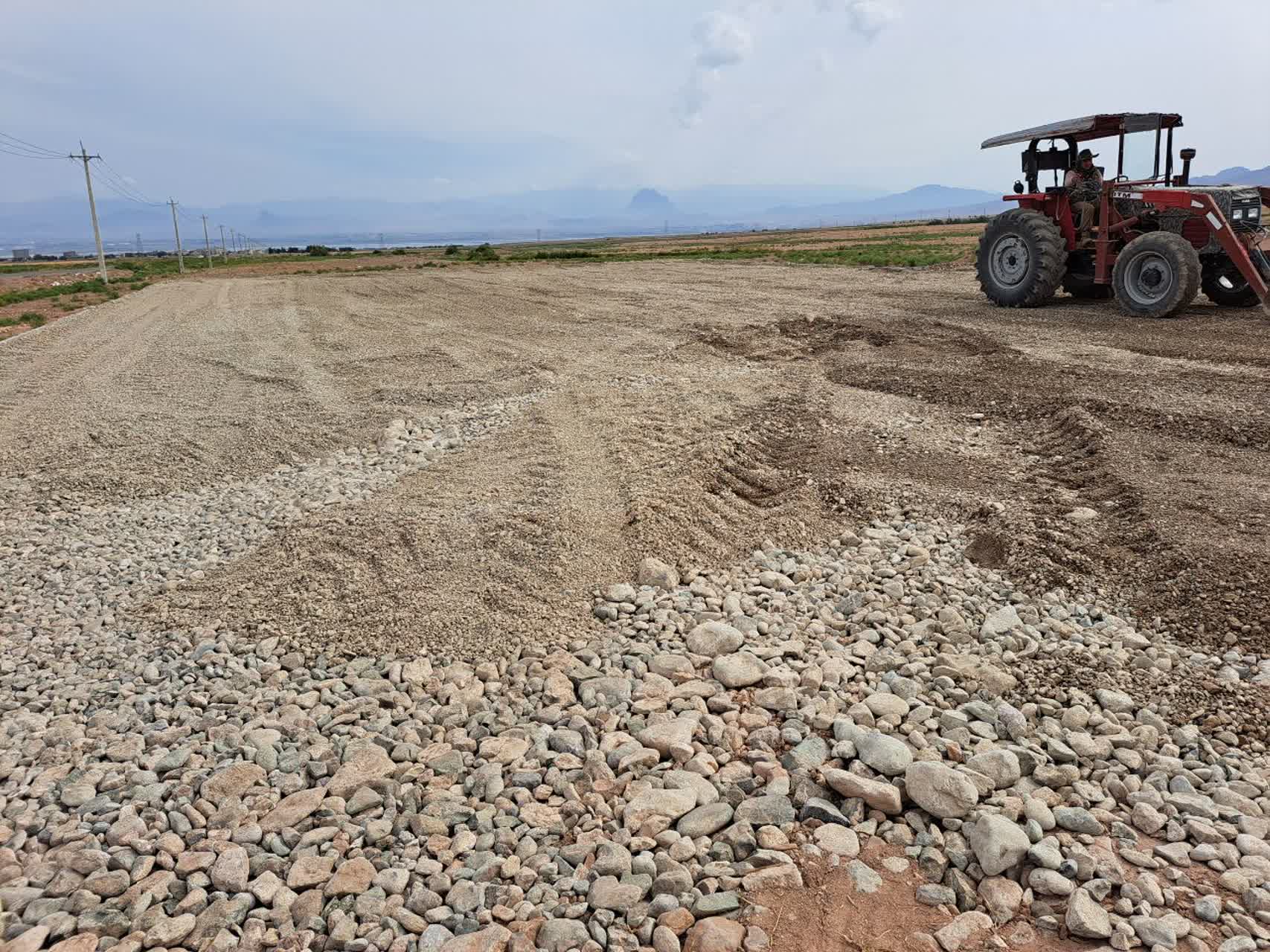 بازدید فرماندار پلدشت از پروژه احداث زمین چمن مصنوعی روستای حسن کندی؛ پیشرفت فیزیکی 60 درصدی پروژه