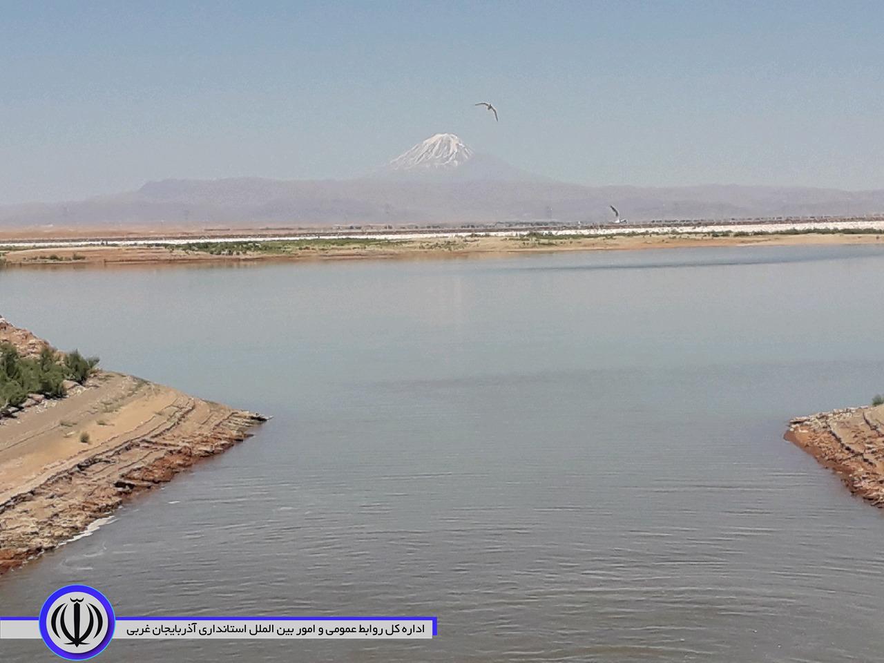 بازدید سرزده فرماندار از ادارات شهرستان