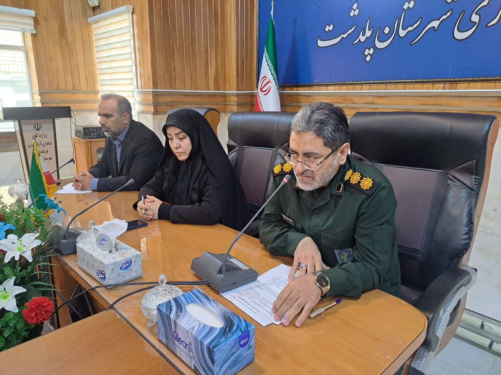 تا زمانی که روحیه ایثارگری و شهادت طلبی در جامعه زنده است، تمام توطئههای دشمنان بیاثر خواهد شد