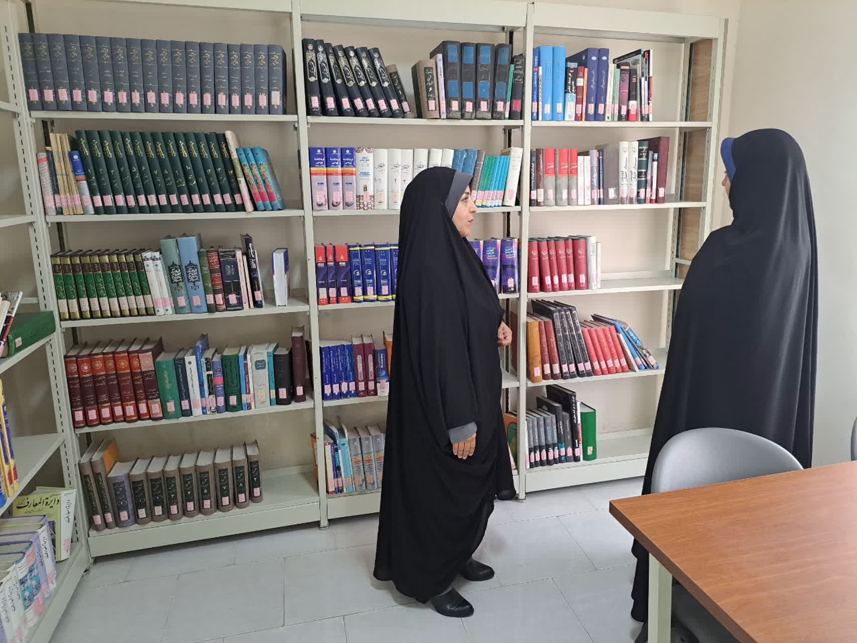 کتابخانههای عمومی به عنوان پایگاههای فرهنگی نقش مهمی در ارتقای سطح دانش و آگاهی جامعه دارند