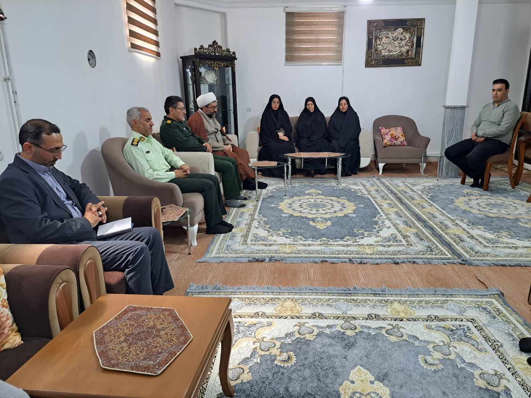 دیدار مسئولان پلدشت با خانواده آزاده و جانباز متوفی «محمدرضا مهدی‌زاده»؛ تکریم ایثارگران وظیفه‌ای همیشگی است