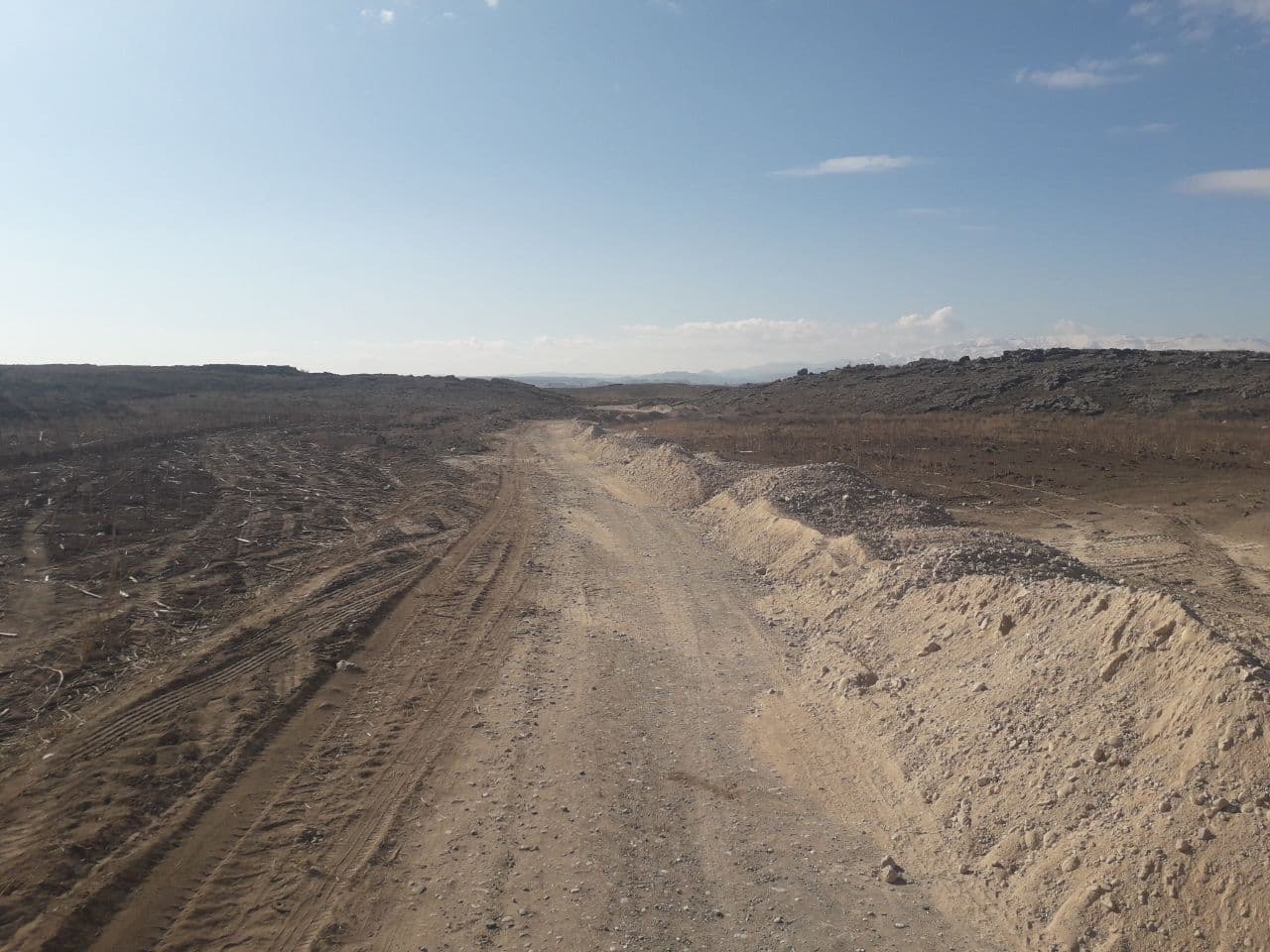 بازدید فرماندار پلدشت از روند اجرای عملیات زیرسازی در محور روستای مرادلوی وسط به فتاح از توابع بخش مرکزی شهرستان