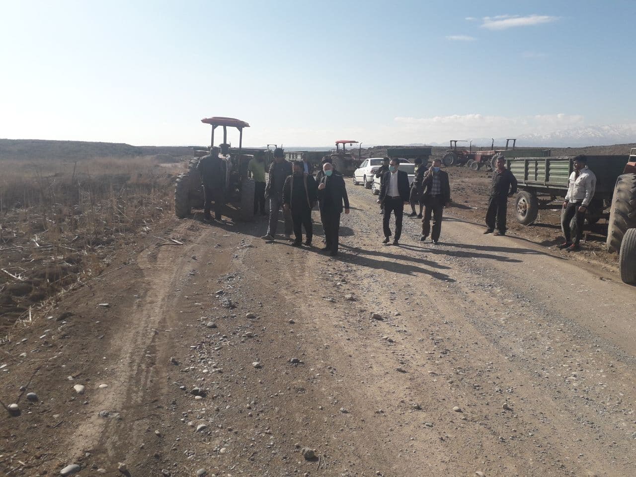 بازدید فرماندار پلدشت از روند اجرای عملیات زیرسازی در محور روستای مرادلوی وسط به فتاح از توابع بخش مرکزی شهرستان