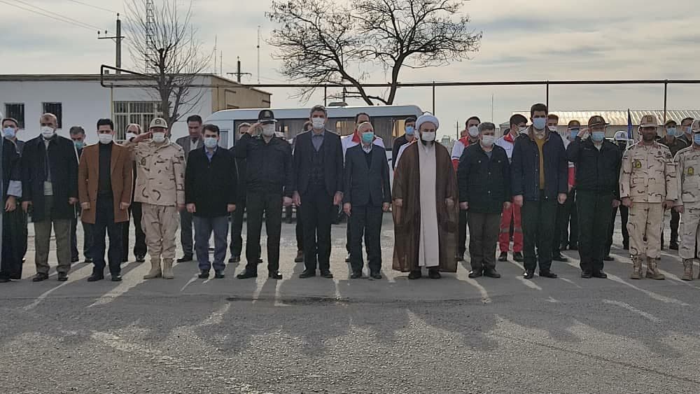 غبارروبی و گل افشانی گلزار شهدای پلدشت( میهمانی لاله ها)