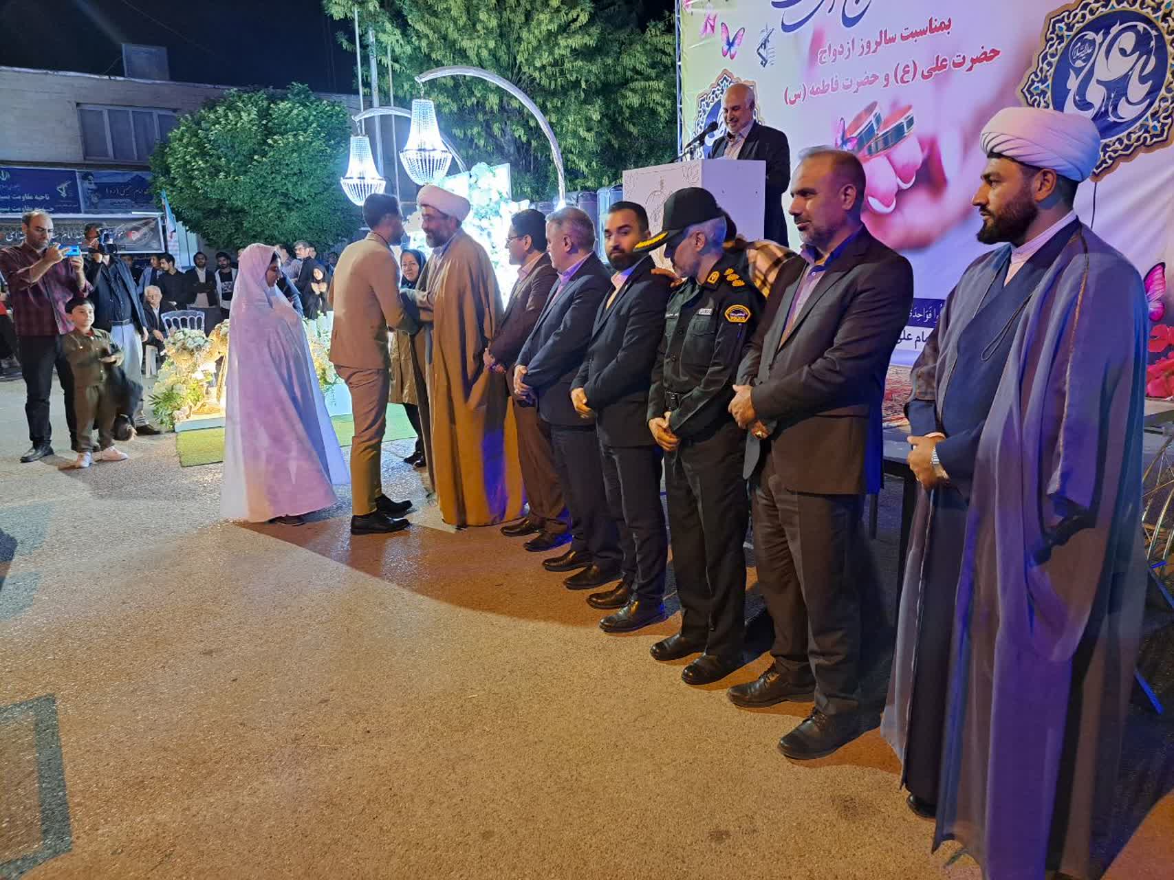 در راستای ترویج فرهنگ ازدواج آسان؛ 11 زوج جوان در شهرستان پلدشت تجلیل شدند
