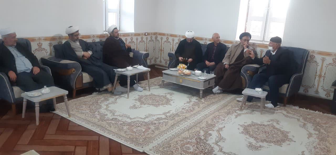 عیادت فرماندار شهرستان پلدشت از ماموستای روستای ساری سو