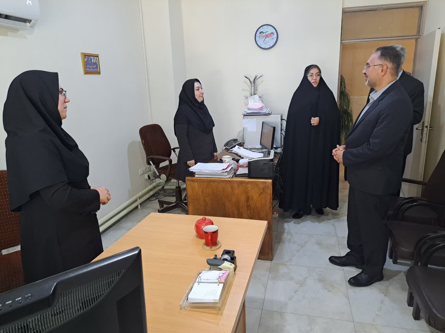 بازدید معاون سیاسی و اجتماعی استاندار آذربایجان‌غربی از واحدهای فرمانداری پلدشت / تأکید بر تکریم ارباب‌رجوع و تقویت روحیه خدمت‌رسانی