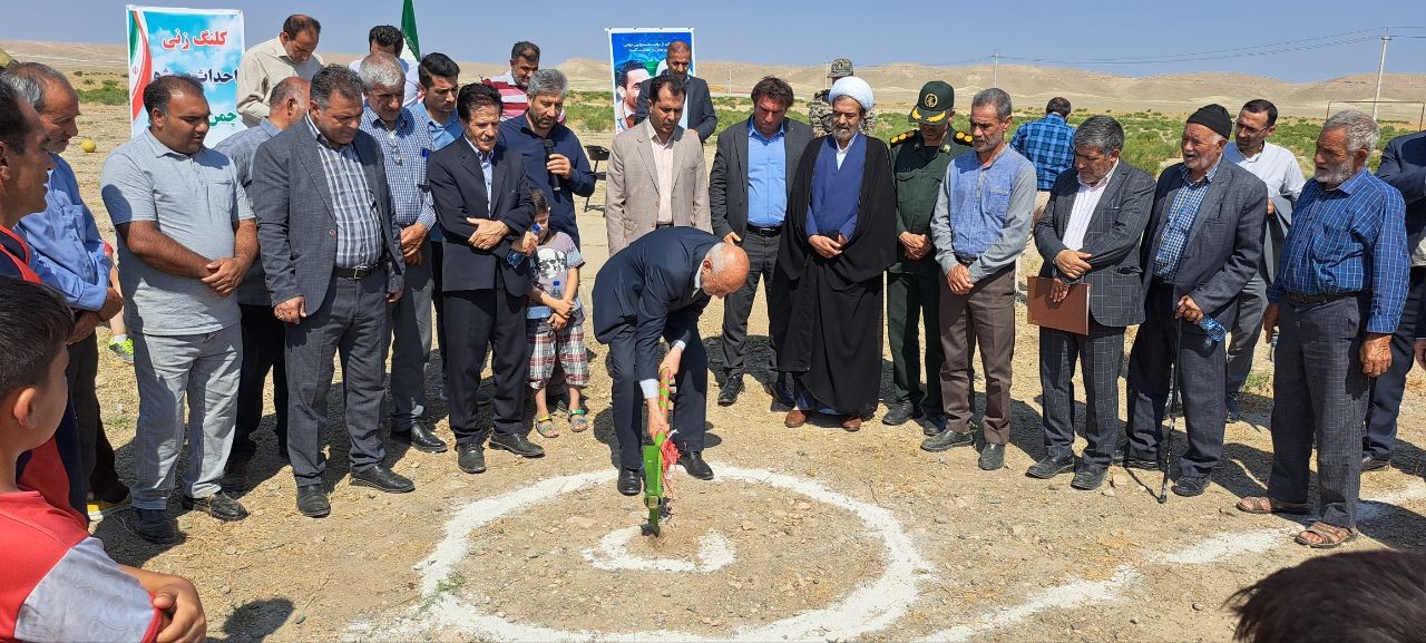 کلنگ زنی فضای ورزشی روباز(میدان چمن مصنوعی)در بهلول آباد