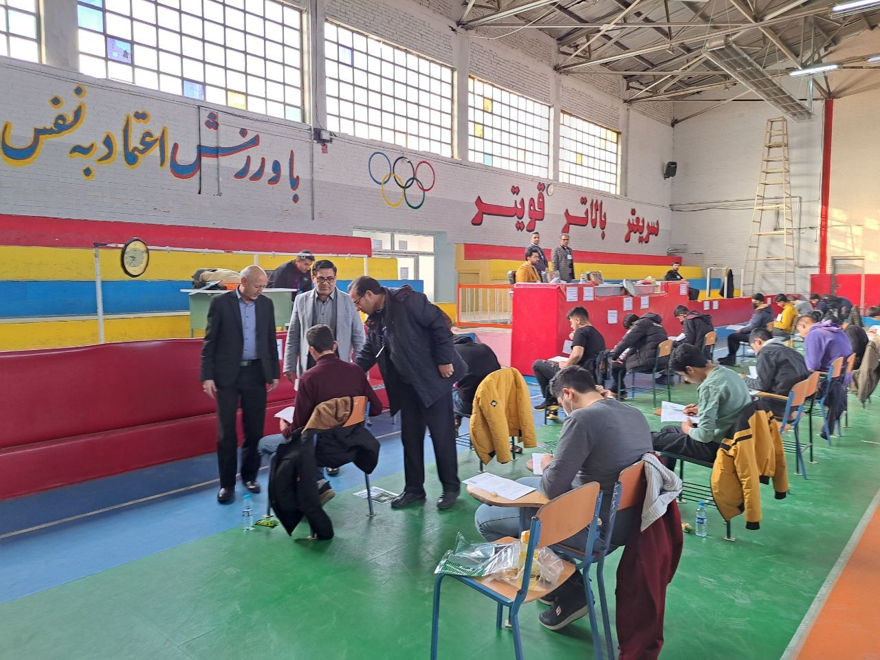 بازدید فرماندار پلدشت از روند برگزاری کنکور 1401در شهرستان