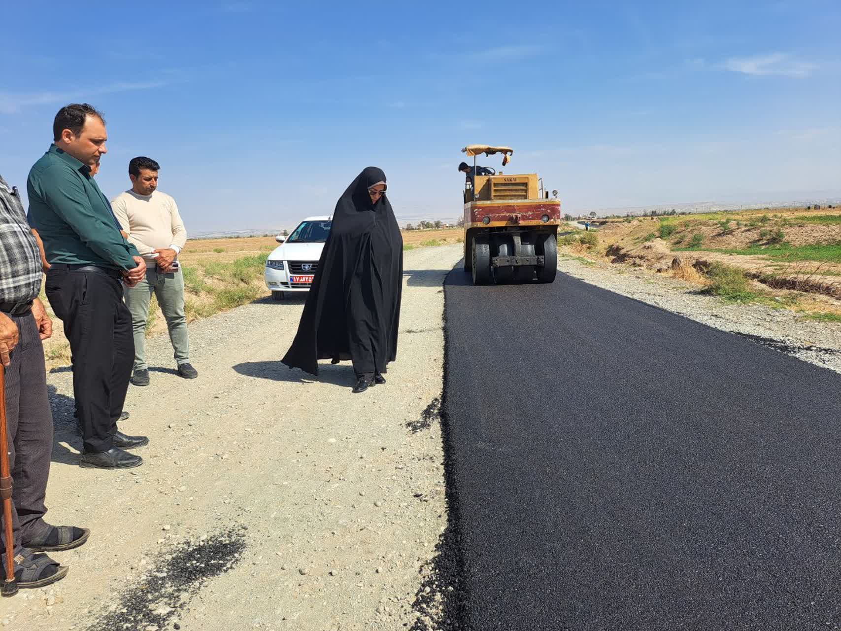 بازدید فرماندار پلدشت از عملیات آسفالتریزی راه روستای ساختمان؛ بهبود دسترسی روستایی با اعتبار 7 میلیارد تومان