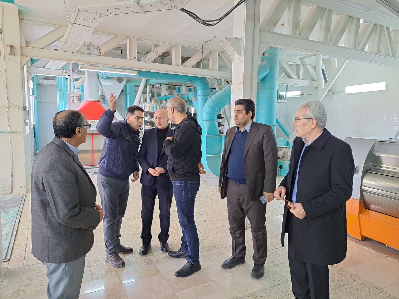 بازدید فرماندار پلدشت از کارخانه آرد سازی تعاونی 13