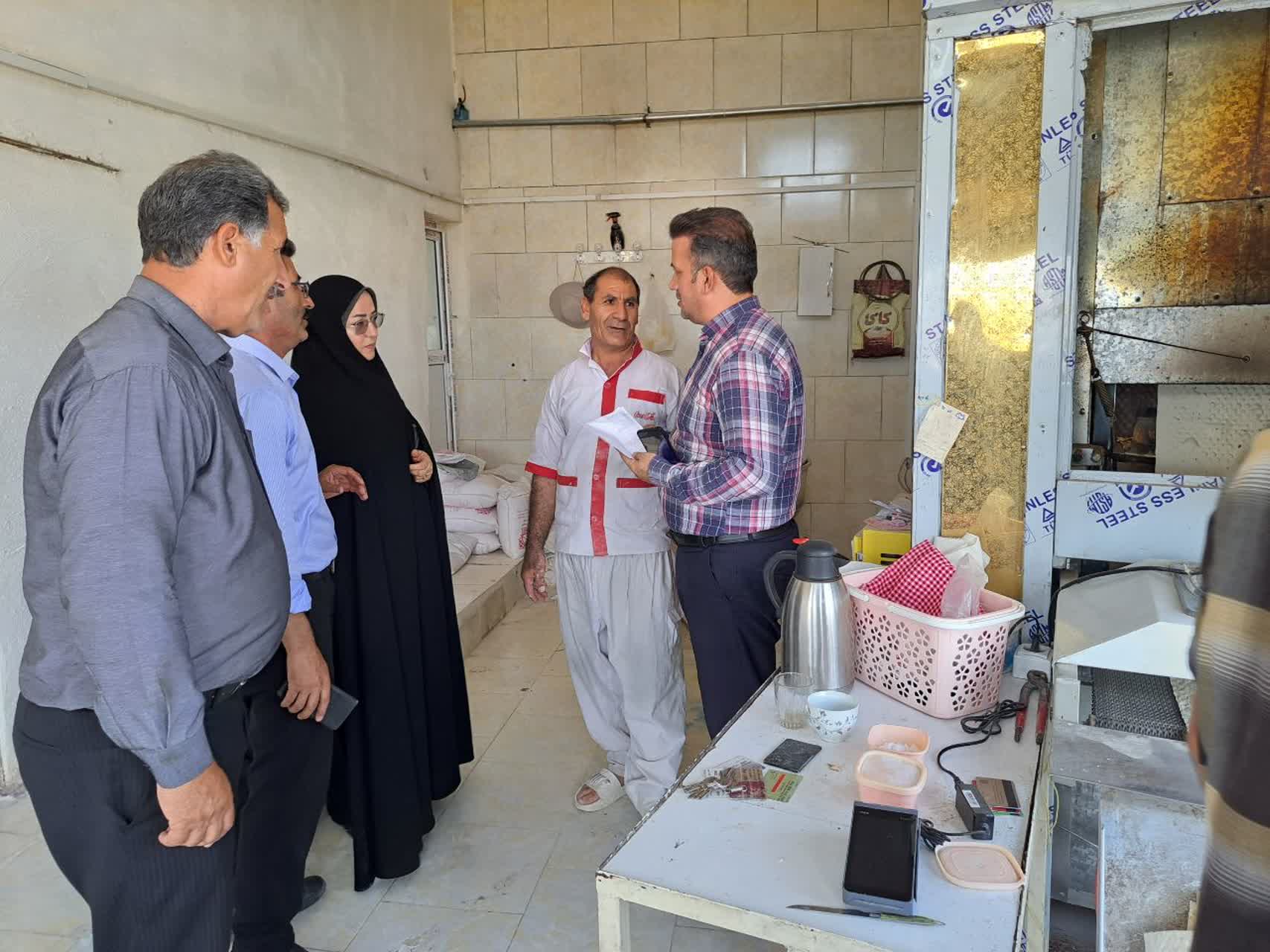 بازدید فرماندار پلدشت از نانوایی روستای شهرک میلاد