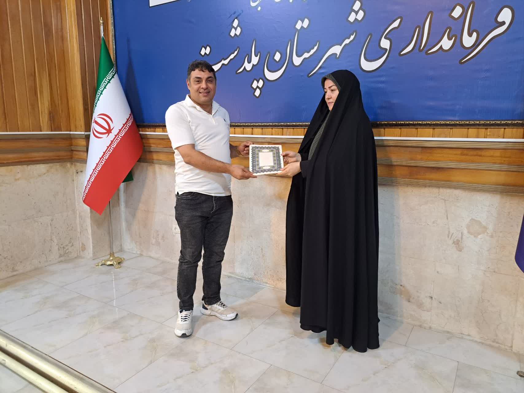 نشست فرماندار پلدشت با مسئولان و مداحان هیئتهای مذهبی شهرستان برگزار شد