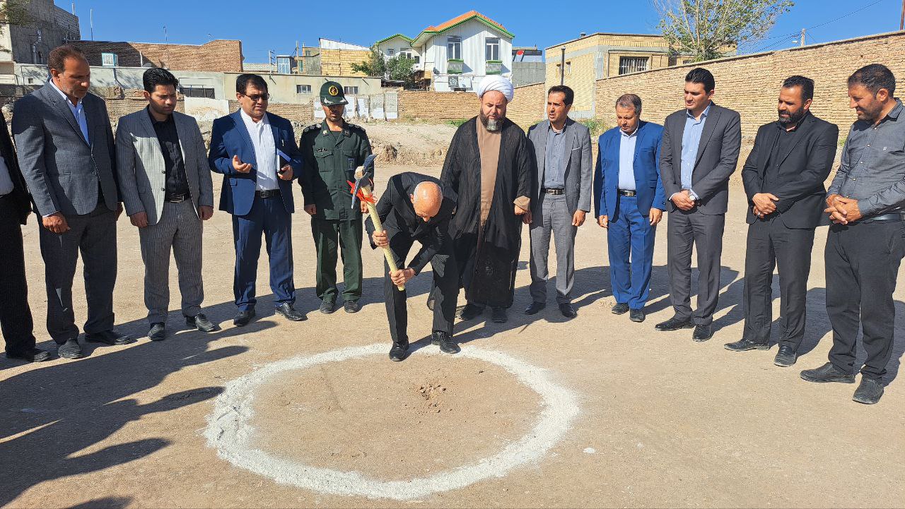 کلنگ زنی احداث آموزشگاه ١٢ کلاسه در شهر پلدشت