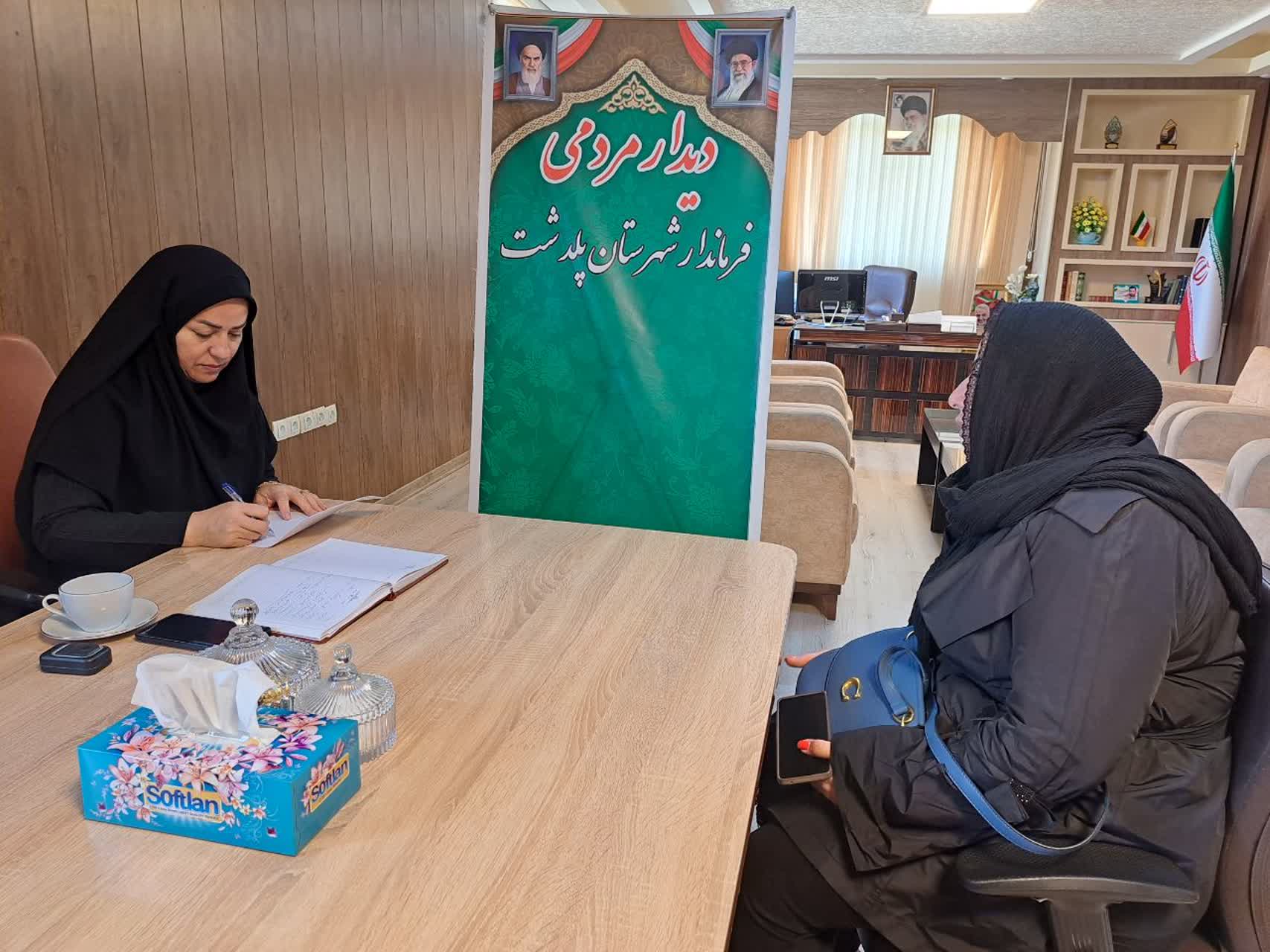 دیدار چهره به چهره رعنا قربانی، فرماندار شهرستان پلدشت با تعدادی از اقشار مختلف مردم