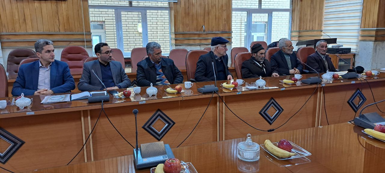 مراسم تجلیل از پدران شهیدان والامقاوم